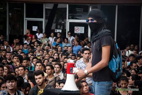 asamblea de estudiantes en la unversidad del valle de sula2