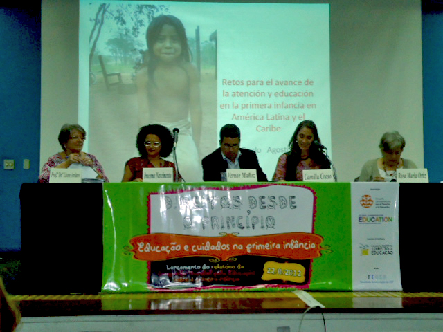 Panel tuvo lugar en el auditorio de la Escuela de Aplicación de la Facultad de Educación de la Universidad de São Paulo